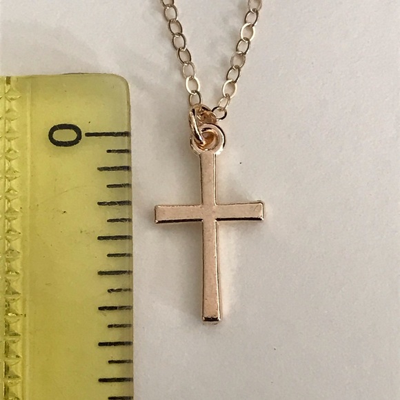 Dainty cross necklace - Picture 3 of 6